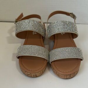 Mudd sparkly tan and silver sandals size 4